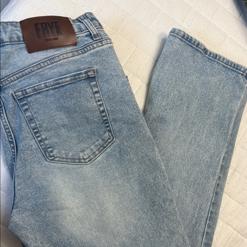 Frye Blue Straight Jeans Classic Style